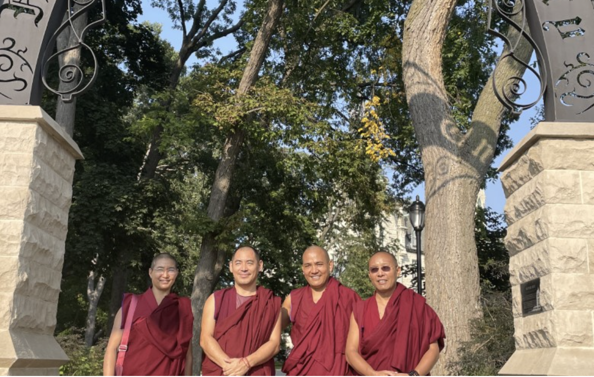 4 buddhist monks